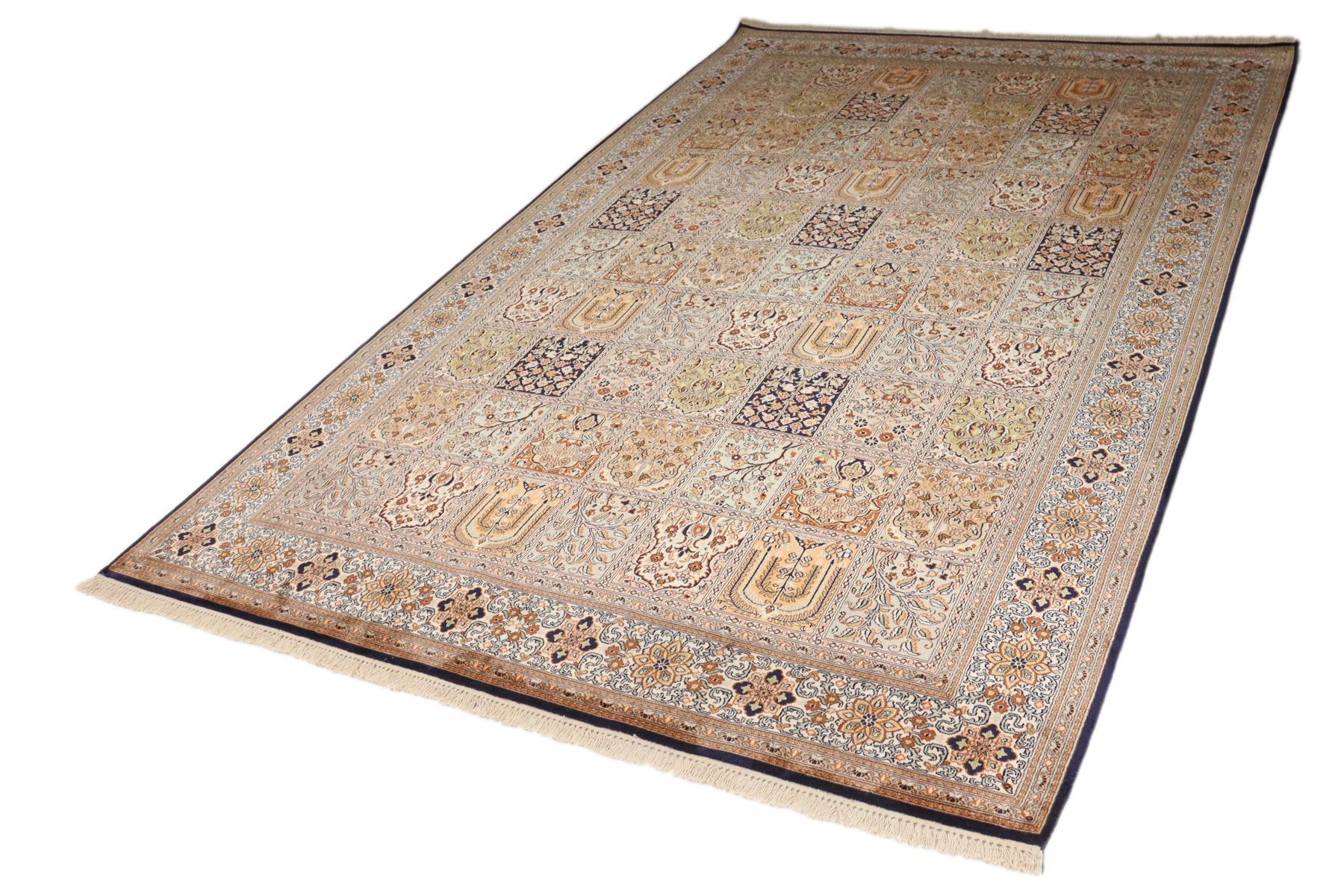 Kashmir Silk 281 x 187 cm